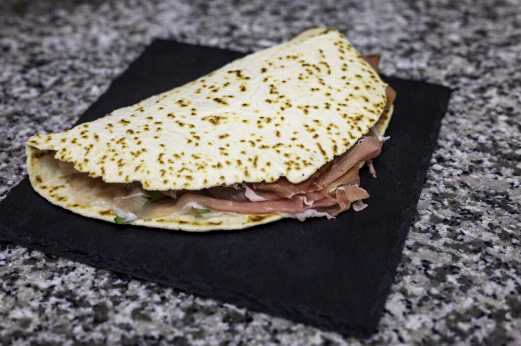 Piadina Crudo Stracchino e Rucola